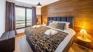 3 chambres, fer et planche à repasser, Wi-Fi, draps fournis