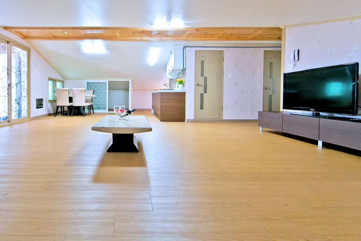 Family Suite (Contact pension in advance) | Living area