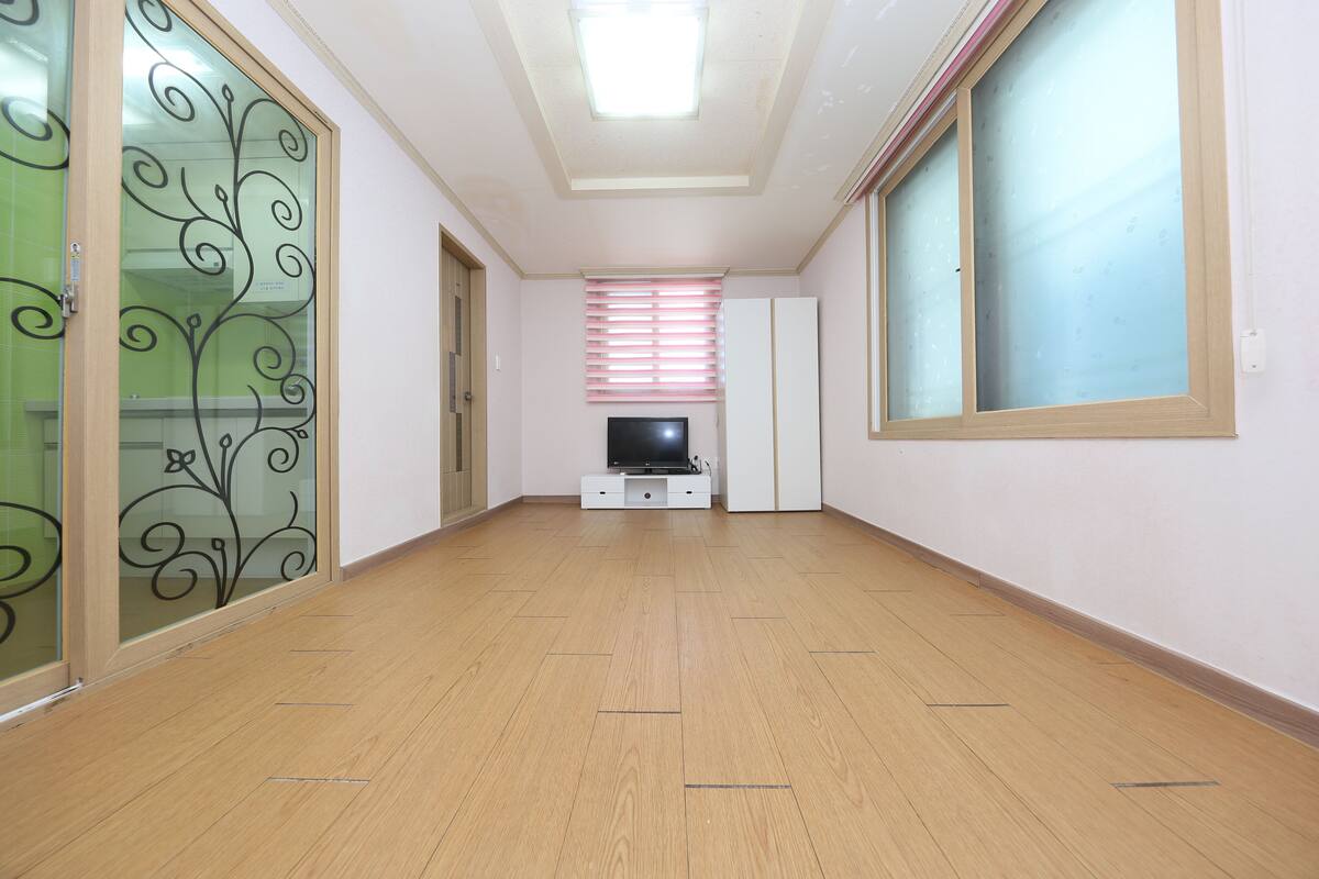Deluxe Room (1)