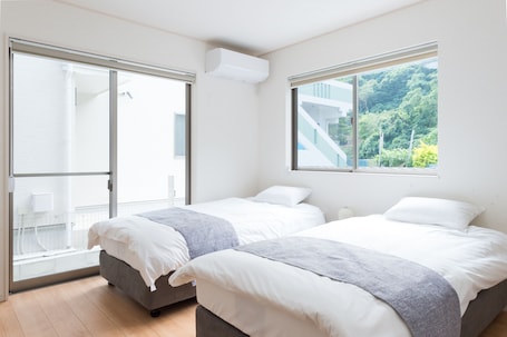 Villa 1 | 4 bedrooms, desk, soundproofing, free WiFi