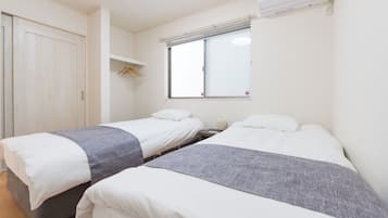 4 bedrooms, desk, soundproofing, free WiFi