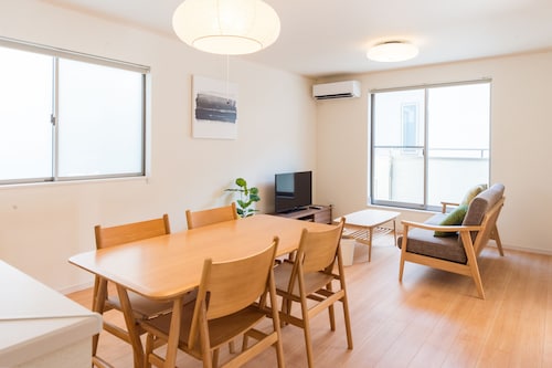 客室内のダイニングエリア