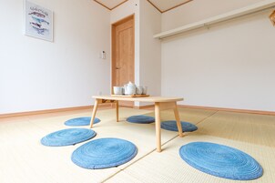 Villa 1 | Living room | Flat-screen TV