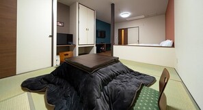 Japanese Western Style Room with Private Bathroom, Sea View - Miyajima-an Hiroshima (Hatsukaichi)