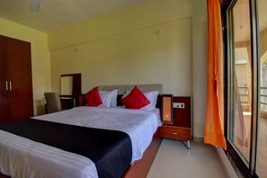 Room - Capital O 49926 Bhimashankar Hills (Karjat)