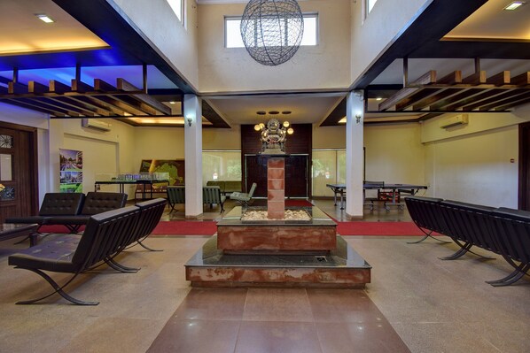 Lobby - Capital O 49926 Bhimashankar Hills (Karjat)