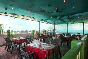 Restaurant - OYO 49558 Keegan Guest House (Utorda)