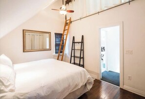 1 bedroom, desk, iron/ironing board, WiFi