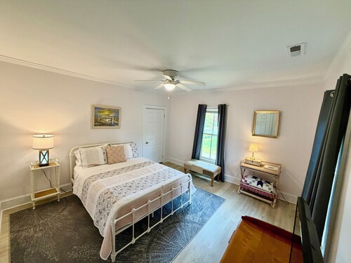 A Beautifully Kept Historic Retreat, Walking Distance to Downtown