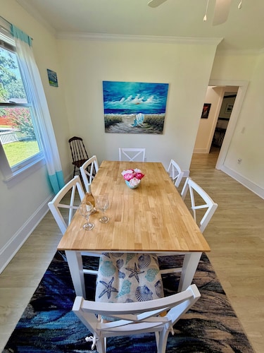A Beautifully Kept Historic Retreat, Walking Distance to Downtown