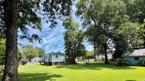 Unclassified image, 4 of 20, button - A Beautifully Kept Historic Retreat, Walking Distance to Downtown (Washington)