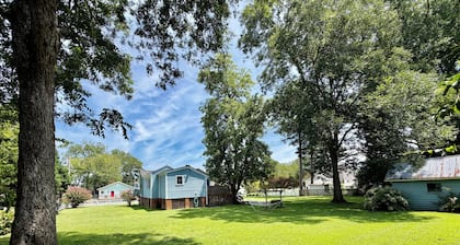 A Beautifully Kept Historic Retreat, Walking Distance to Downtown
