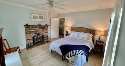 A Beautifully Kept Historic Retreat, Walking Distance to Downtown