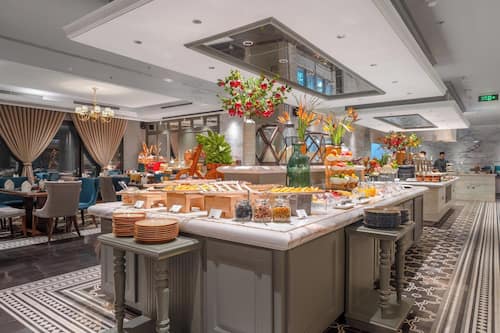 Daily buffet breakfast for a fee