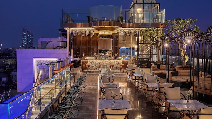 Peridot Grand Luxury Boutique Hotel