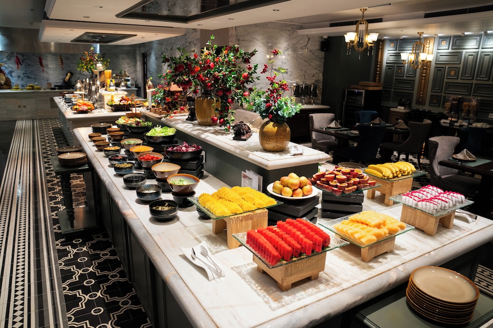 Peridot Grand Luxury Boutique Hotel by null