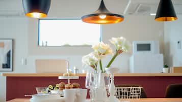 Villa, 3 habitaciones | Servicio de comidas en la habitación