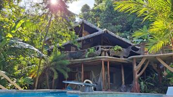 4 kolam renang terbuka