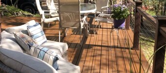 5 Bedroom Lakefront, Hot Tub, Game Room, Private Yard, Deck, kayaks