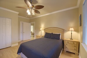 6 chambres, fer et planche à repasser, lit parapluie, Wi-Fi gratuit