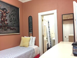 4 bedrooms, desk, iron/ironing board, WiFi