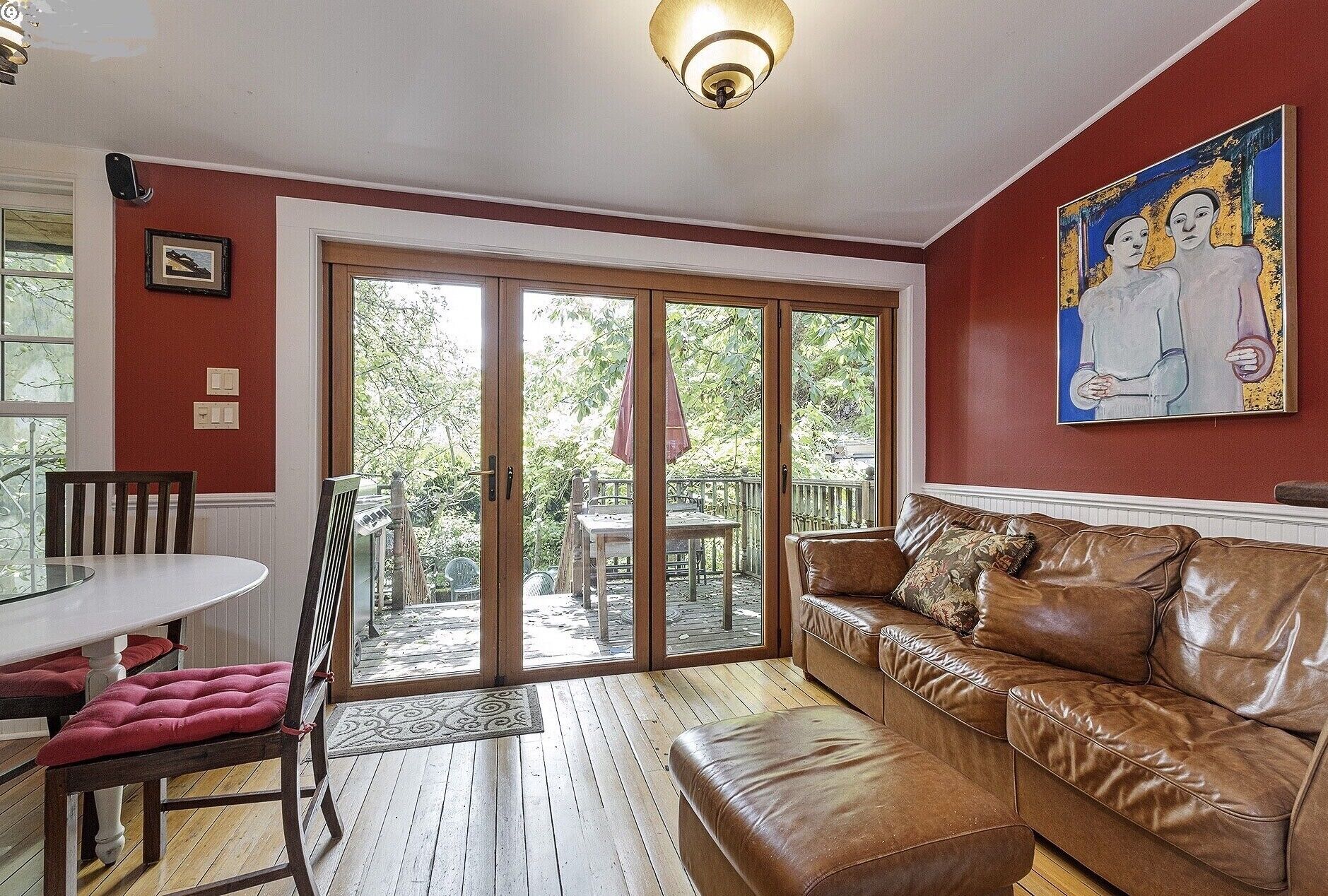 Smart TV, chimenea, videojuegos y reproductor de DVD 