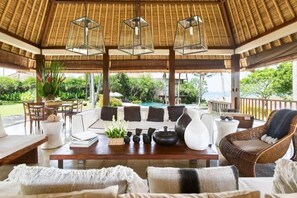 Outdoor dining - 5 BDR Villa with sea views in Canggu (Pererenan,)