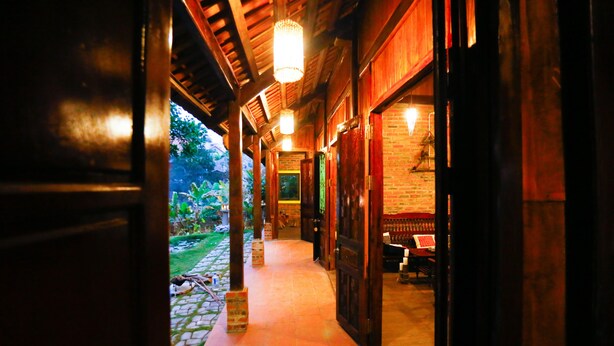Unclassified image, 1 of 16, button - Bi's House (Bai Chay)