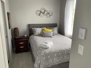 1 habitación, tabla de planchar con plancha, wifi y ropa de cama 