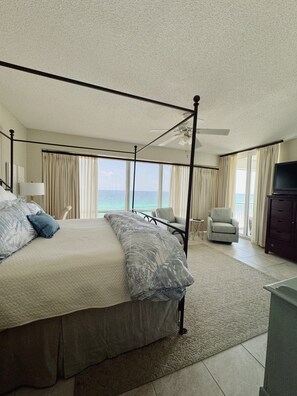 3 bedrooms, iron/ironing board, travel crib, free WiFi