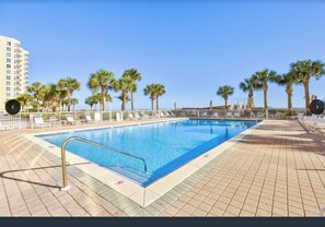 Piscine extérieure, piscine chauffée