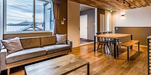 45-inch flat-screen TV with satellite channels, TV - Rakuten STAY HOUSE x WILL STYLE Fujinomiya (Fujinomiya)