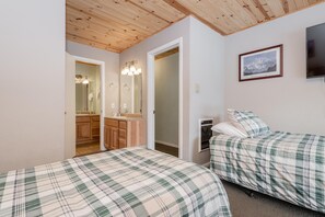 Maison en rangée, 3 chambres (Chateau Blanc #13) | 4 chambres, fer et planche à repasser, accès au Wi-Fi (inclus)