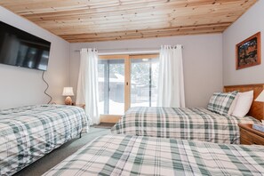 Townhome, 3 Bedrooms (Chateau Blanc #13) | 4 bedrooms, iron/ironing board, free WiFi, bed sheets - Chateau Blanc #13 (Mammoth Lakes)