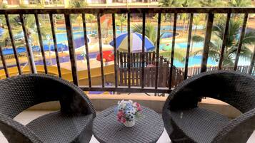 Studio Basic (A1-2-14) | Pemandangan taman