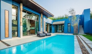屋内プール、屋外プール