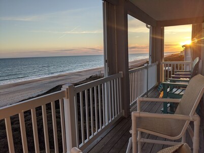 OCEANFRONT, Top Floor; Ocean Club, Pool, Hot tub; Cleaning & Linens Included
