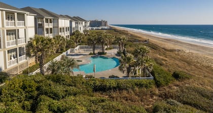 OCEANFRONT, Top Floor; Ocean Club, Pool, Hot tub; Cleaning & Linens Included