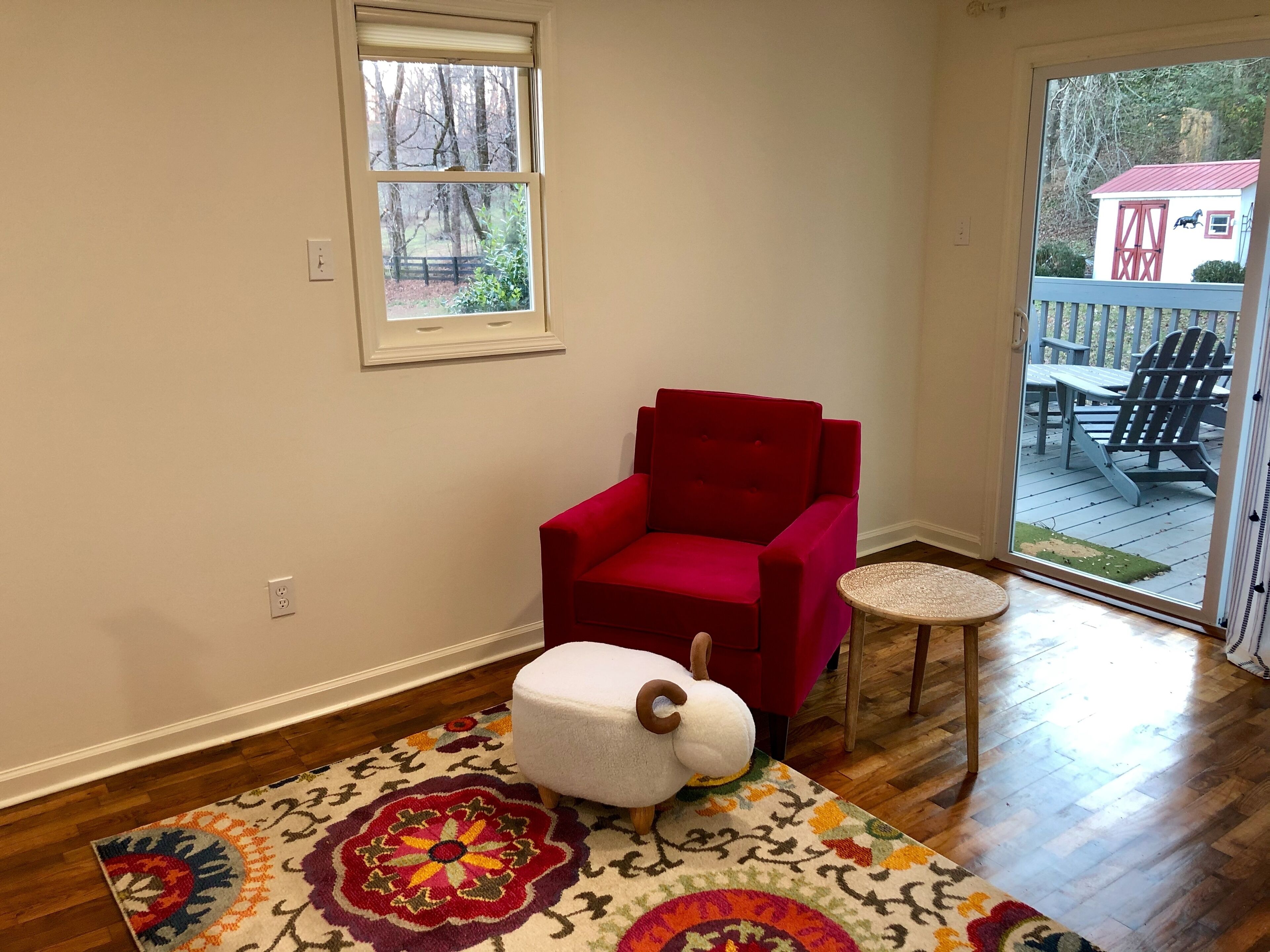 TV, fireplace, books, stereo