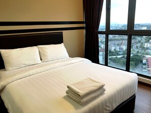 2 bedrooms, iron/ironing board, WiFi, bed sheets