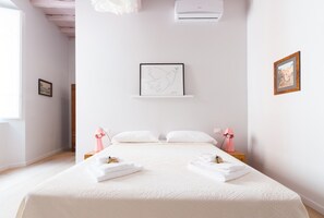 Apartment, 2 Bedrooms, 2 Bathrooms | 2 bedrooms, bed sheets