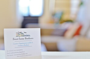 1 chambre, coffres-forts dans les chambres, fer et planche à repasser