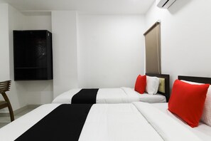 Deluxe Double Room | Bed sheets - Capital O 63727 Mythri Hotel (Hyderabad)