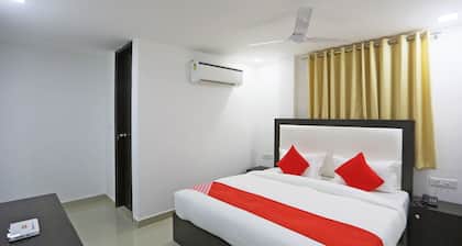 OYO 48664 White House