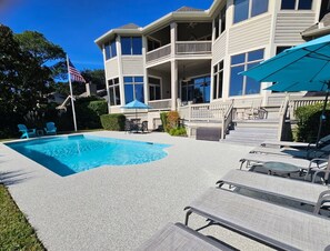 Outdoor pool - STUNNING LAGOON & GOLF VIEWS!Spacious suites all with views! Close to beach! (Hilton Head Island)