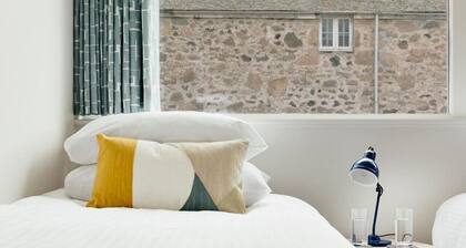 * Nueva propiedad * Apartamento diseñado por el arquitecto en la playa de Porthmeor con vistas al mar