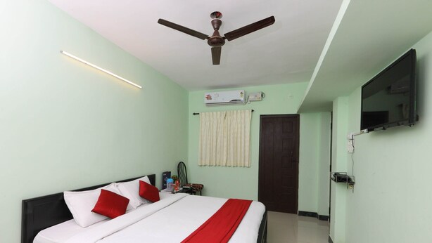 Standard Double Room | WiFi (free) - OYO 37209 Fortune Apartment (Coimbatore)