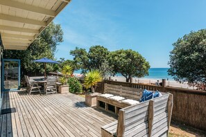 Terrace/patio - ONETANGI WATERFRONT BACH | Coast & Country | (Onetangi)