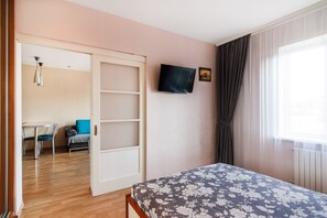 1 bedroom, in-room safe, iron/ironing board, WiFi