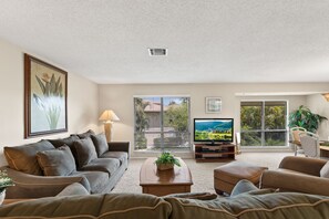 Living area - Blind Pass Condos at Bowman's Beach D202 on beautiful Sanibel Island (Sanibel)